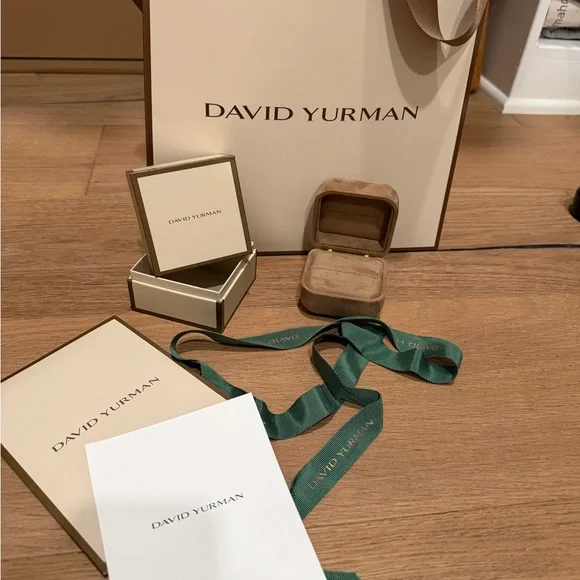 David Yurman Cream and Brown Box Set - Picture 7 of 8